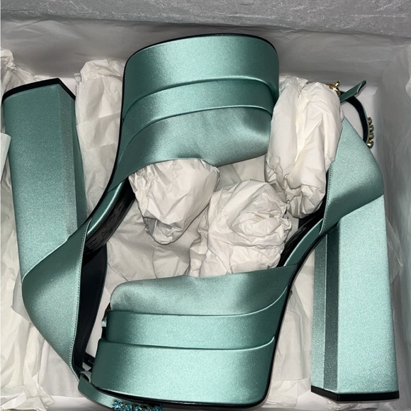 Brand New Versace Forget Me Not Platform - Picture 3 of 7